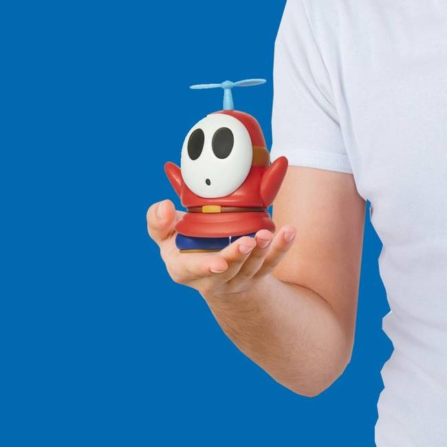 Figurka Shy Guy ze Śmigłem 10 cm Super Mario 