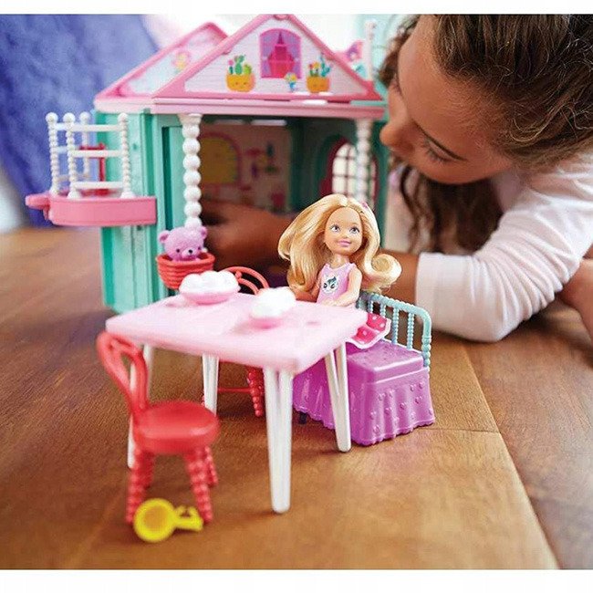 Mattel Barbie Zestaw Dwupoziomowy Domek Dla Lalek z Lalką Chelsea