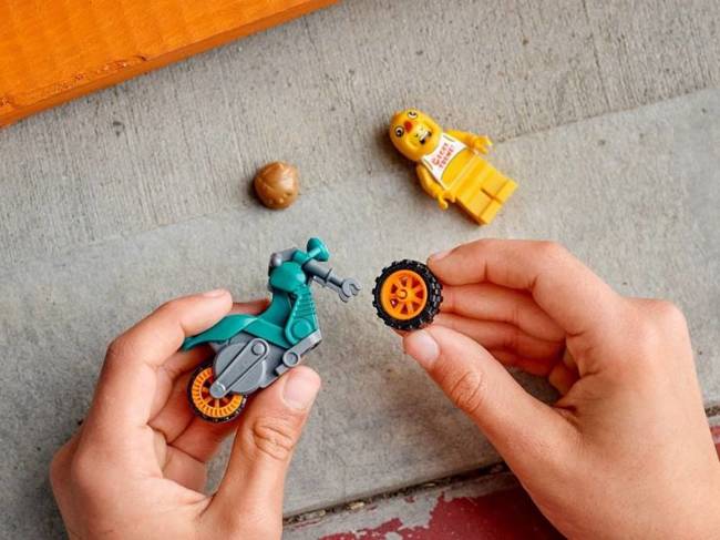 Zestaw City Motocykl Kaskaderski z Kurczakiem Klocki Lego 